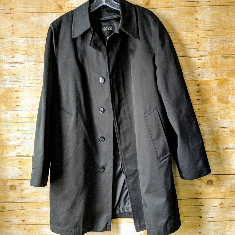 Austin Manor| Black Trench Coat | Mens | 38 Reg.